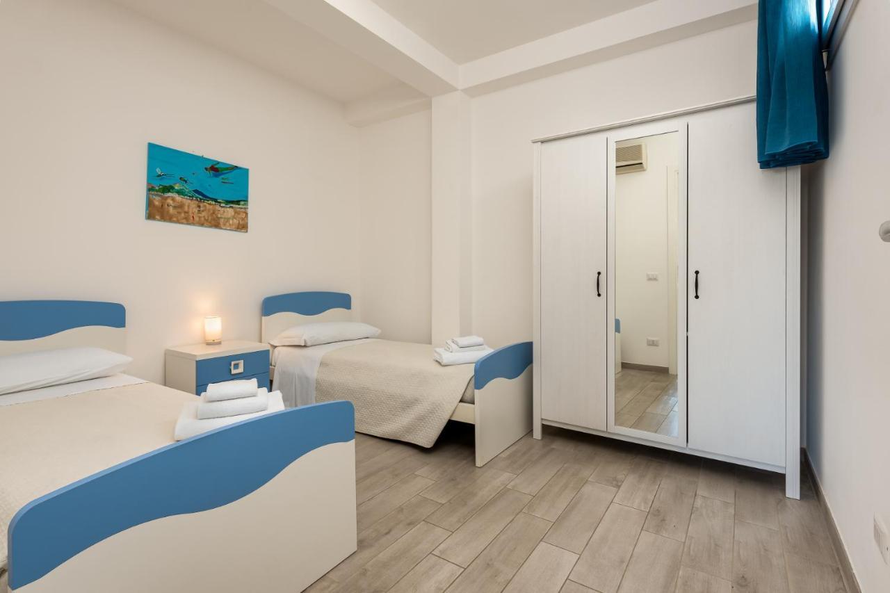 Residence Le Palme 산비토로카포 외부 사진