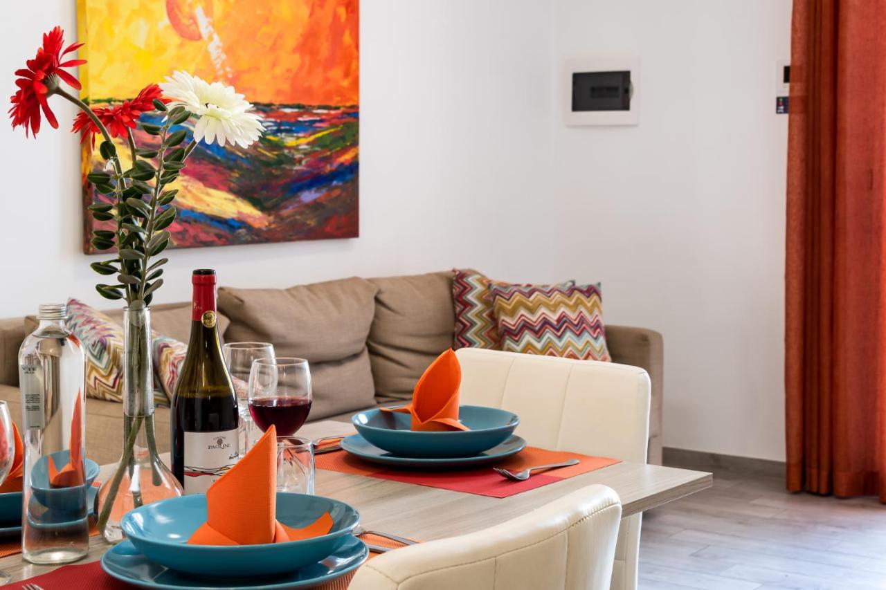 Residence Le Palme 산비토로카포 외부 사진