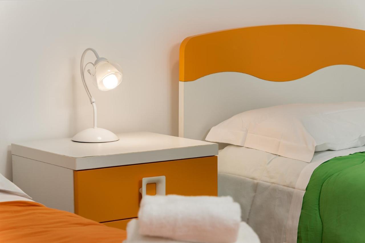 Residence Le Palme 산비토로카포 외부 사진