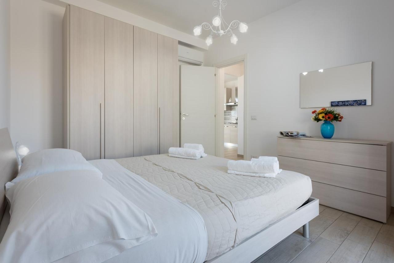 Residence Le Palme 산비토로카포 외부 사진