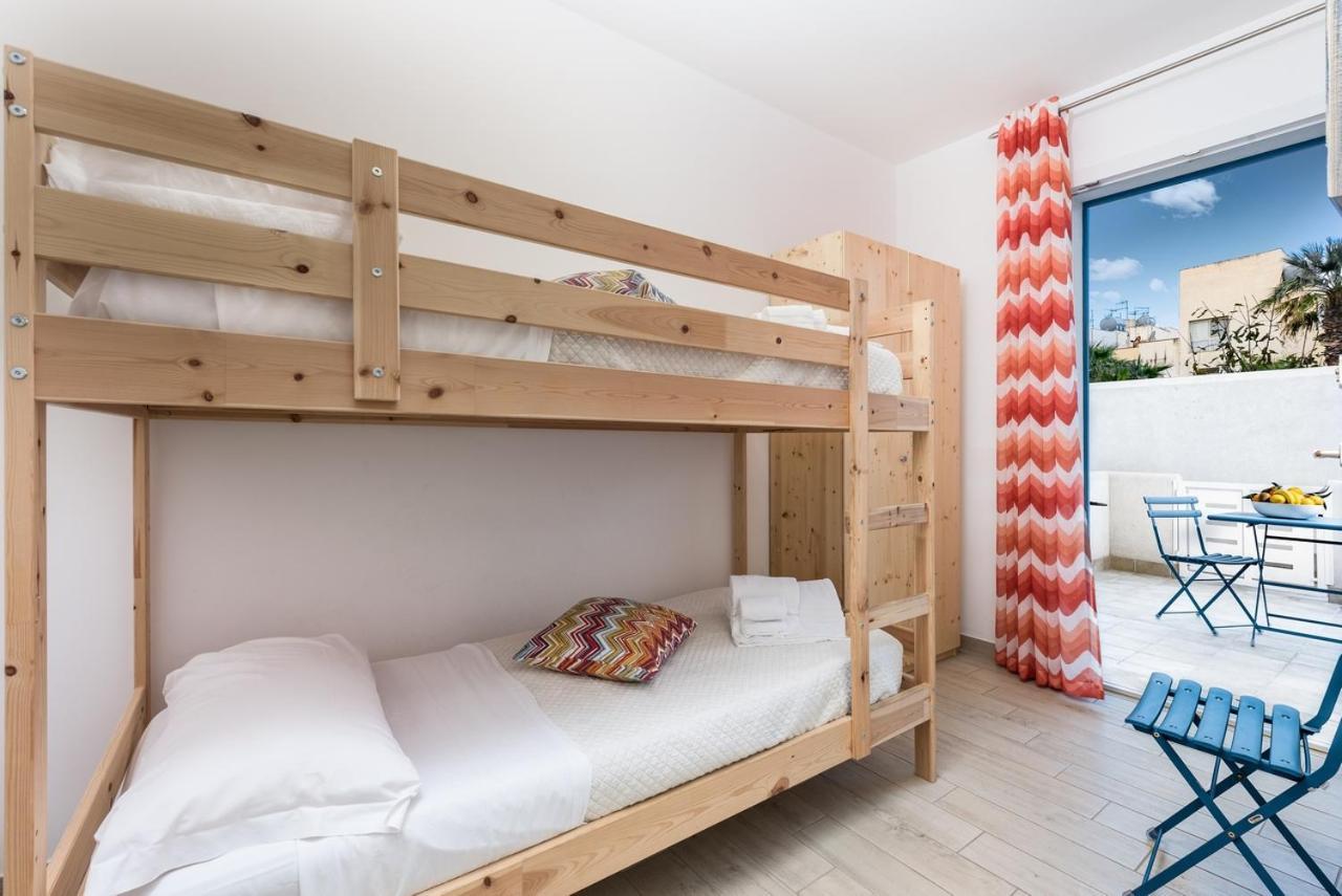 Residence Le Palme 산비토로카포 외부 사진