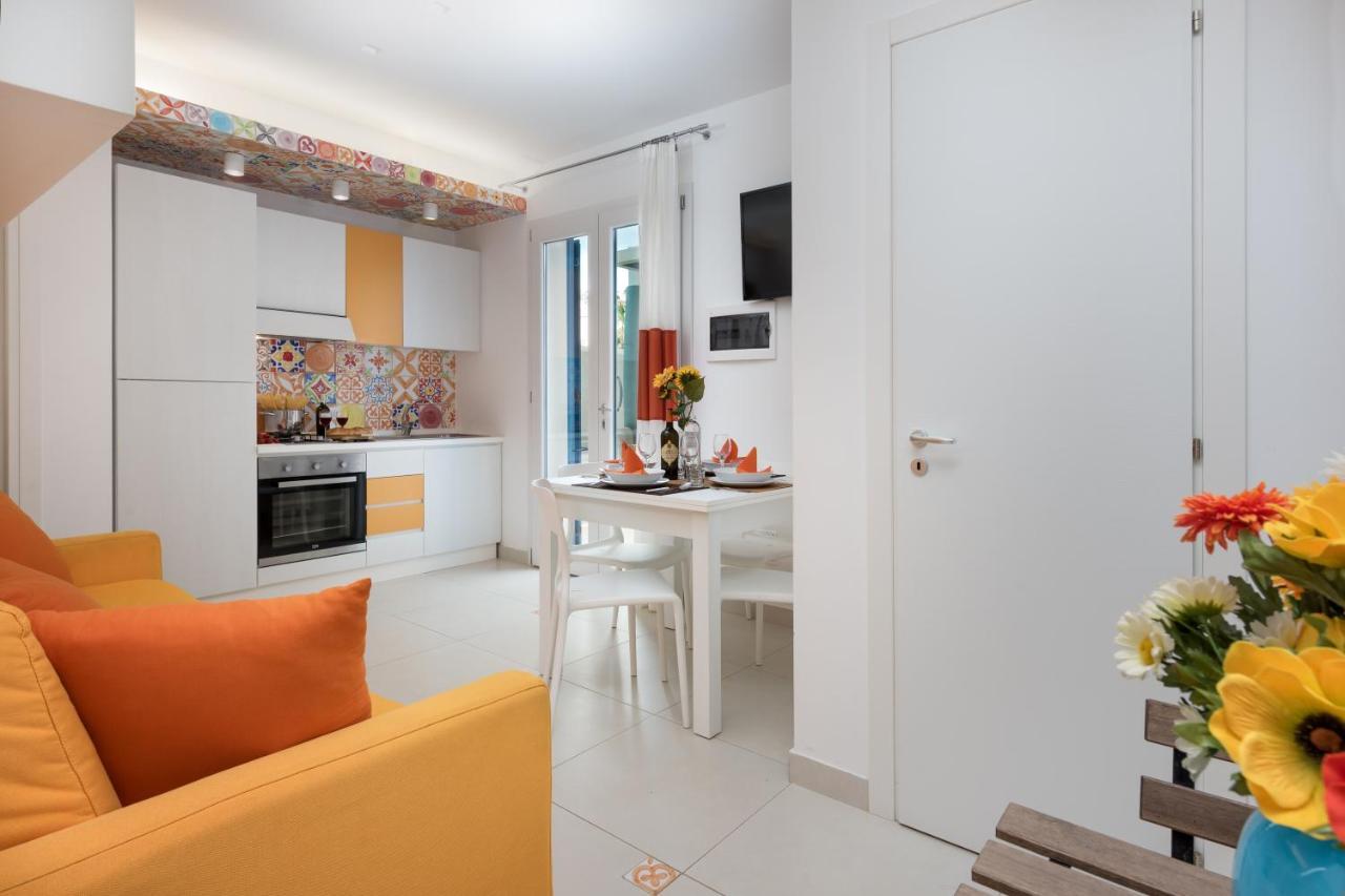Residence Le Palme 산비토로카포 외부 사진