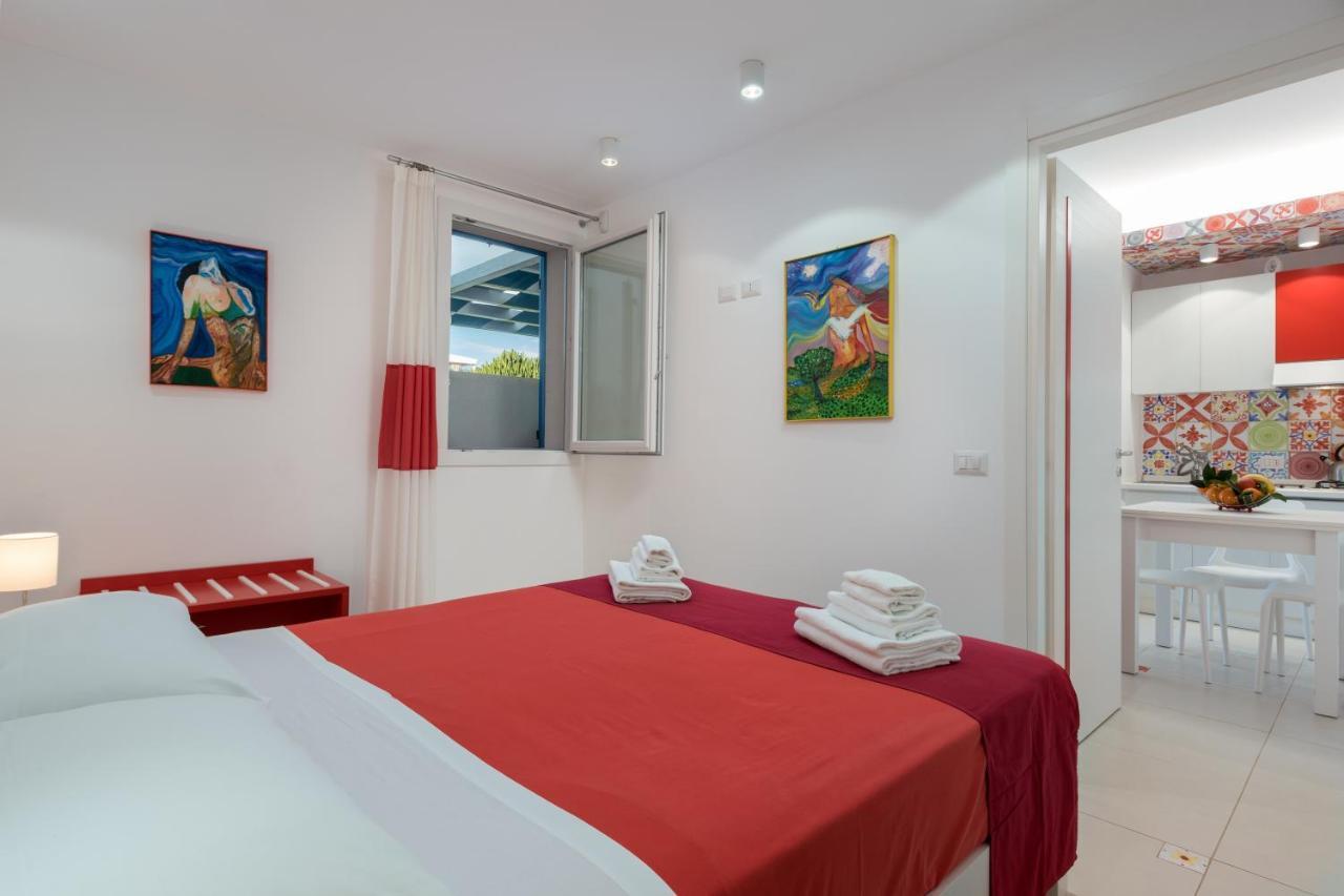 Residence Le Palme 산비토로카포 외부 사진